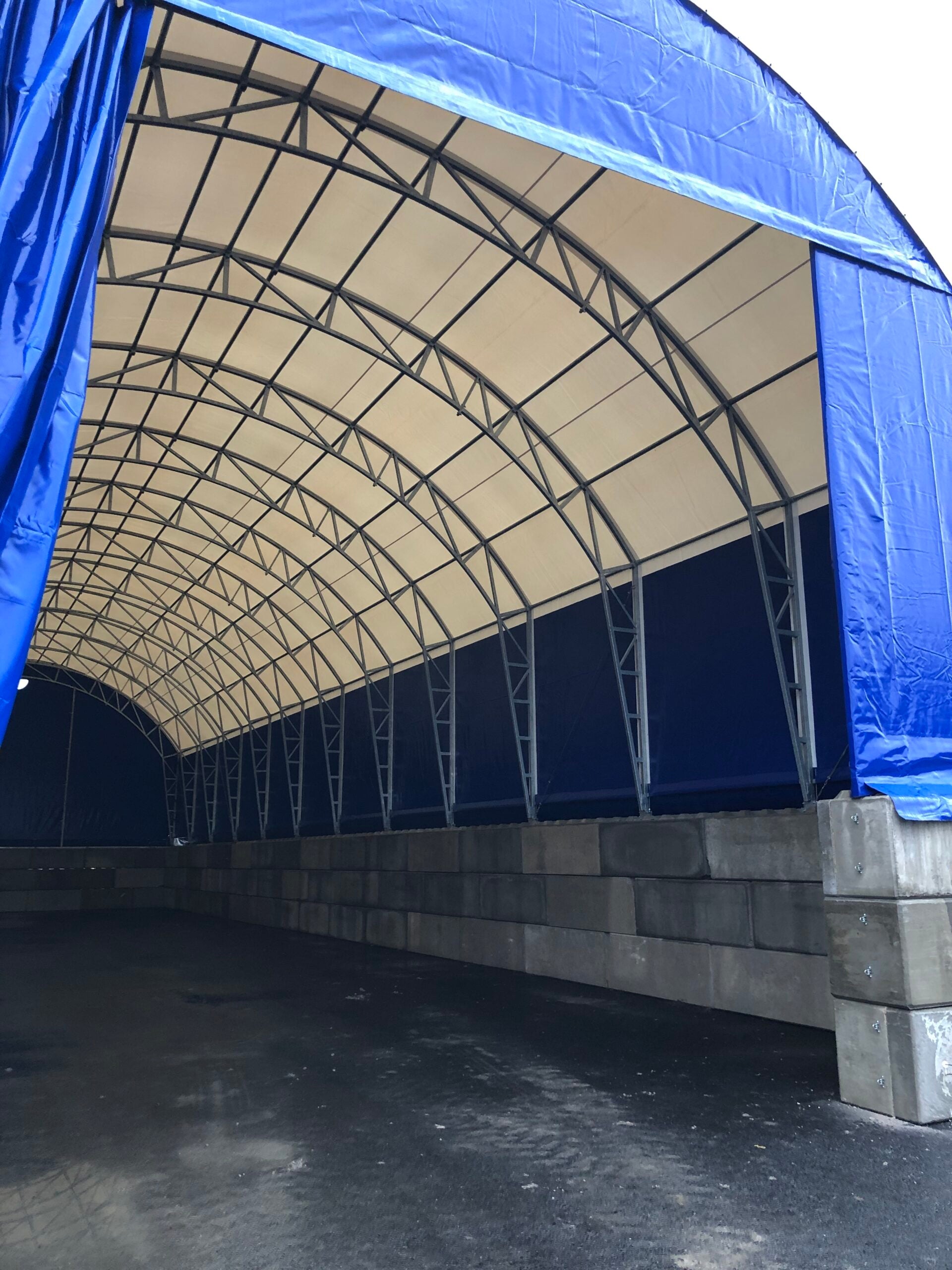 10x30x3 Hiekka/Hakehalli + 180cm Betonileegosokkeli - Landtek