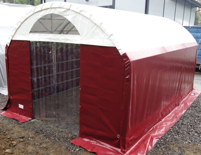 Landtek Hall hevostalli - Landtek