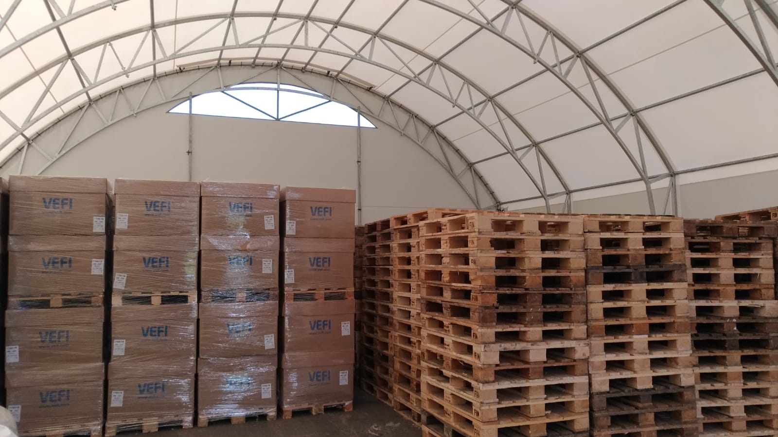 Landtek sääsuojahalli 6x10x2,5m. Pihavarasto traktoreille ja muulle kalustolle - Landtek