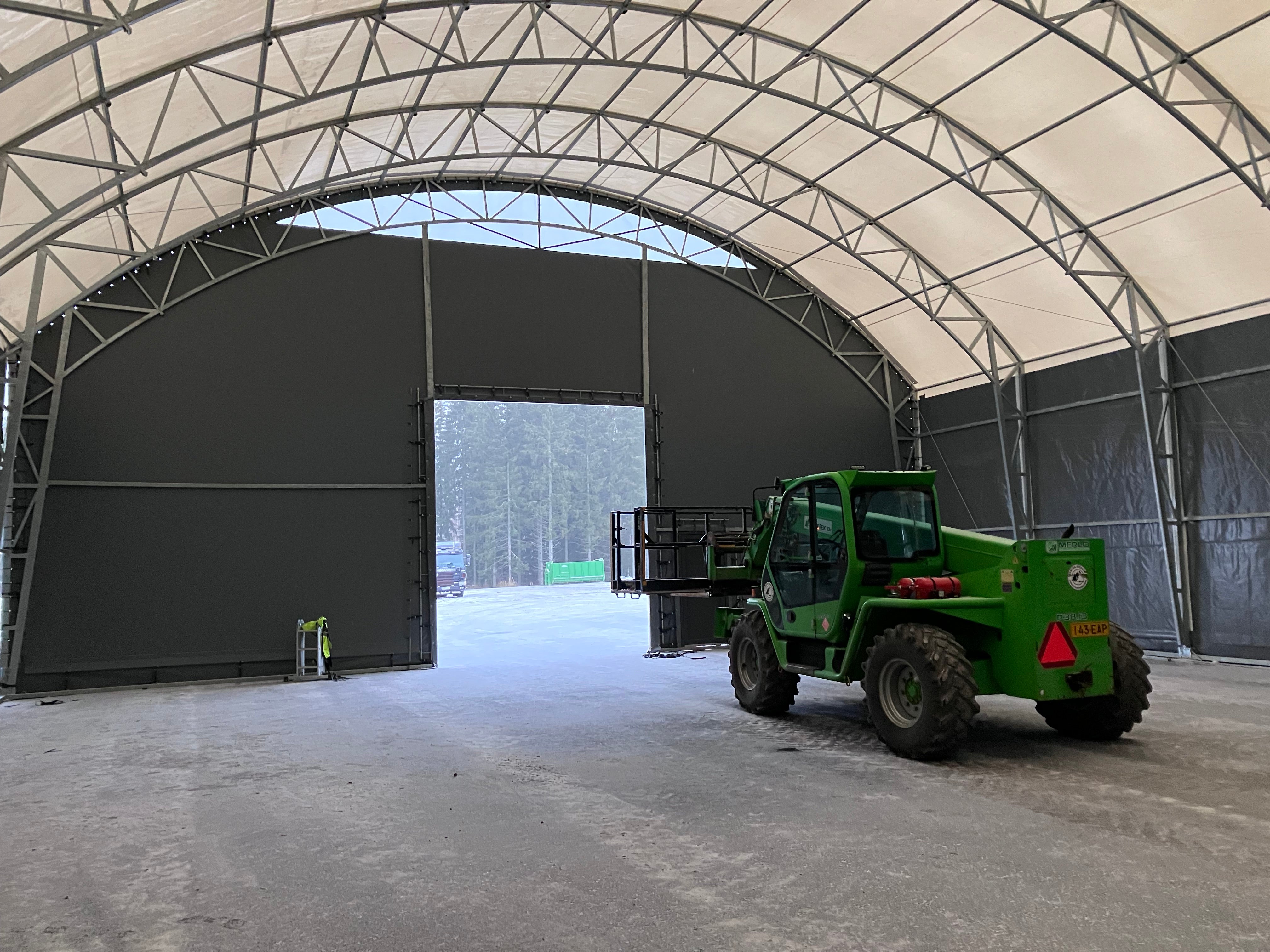 Landtek Hall 16x20x5