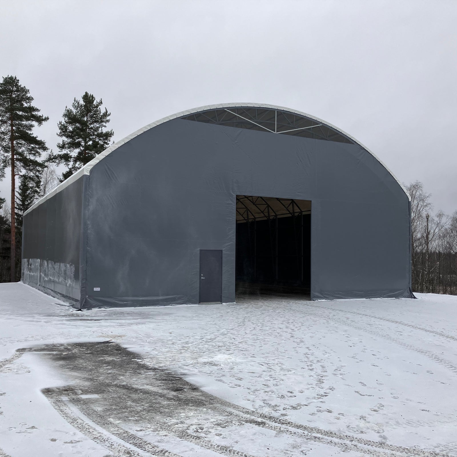 Landtek Hall 16x20x5