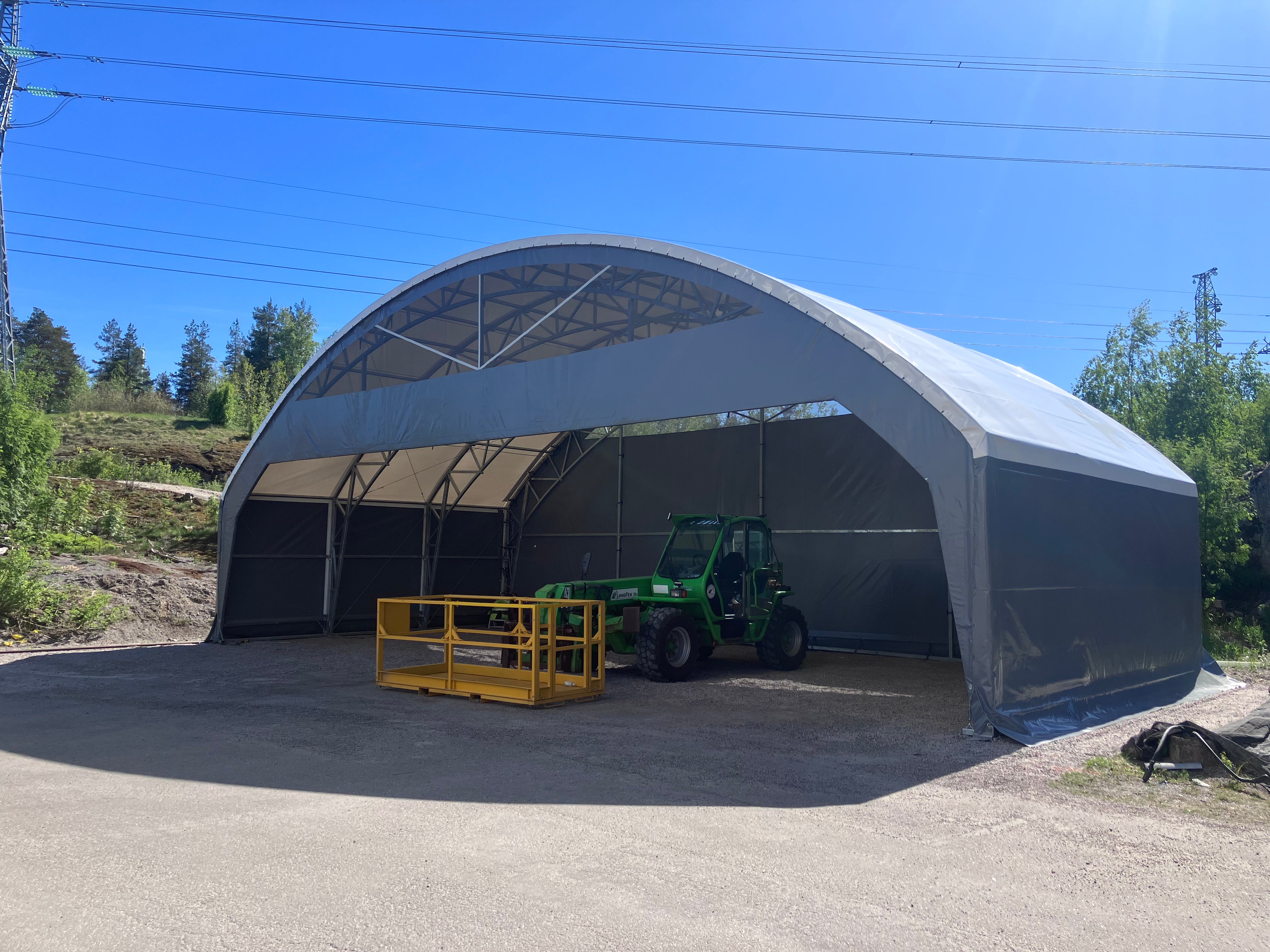 Landtek Hall 16x15x3,5 Lastauskatos