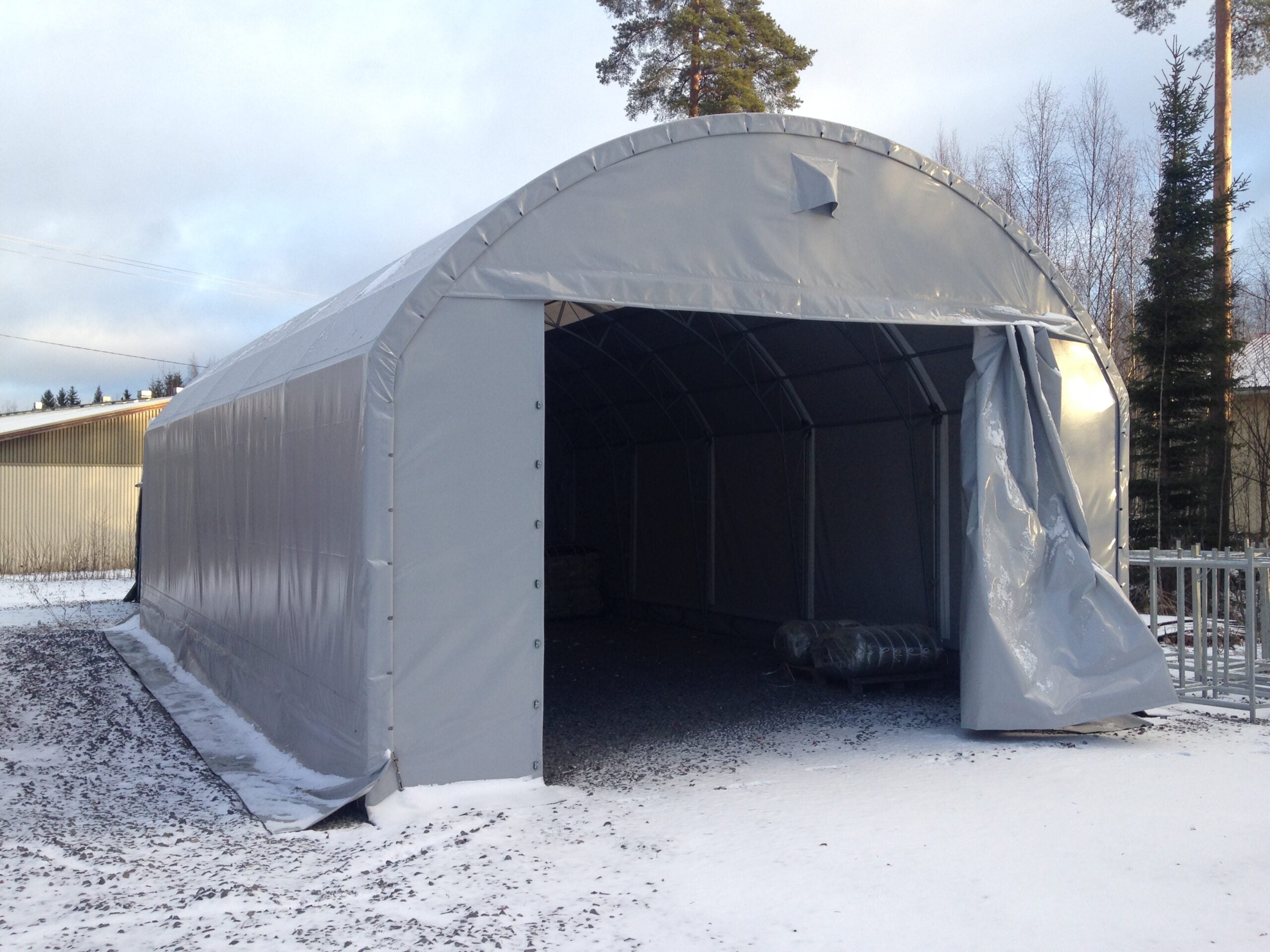 Landtek Hall 6x10m. Pihavarasto asuntoautolle, veneelle jne - Landtek