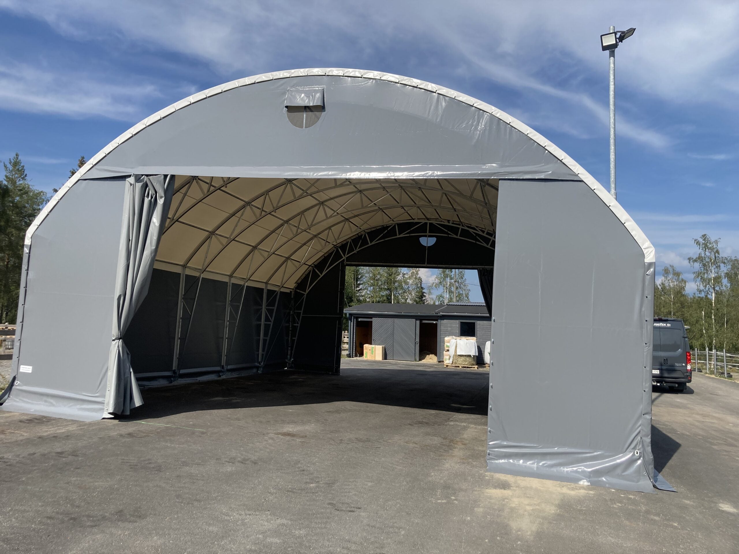 Lampola iso 10x30x3m - Landtek