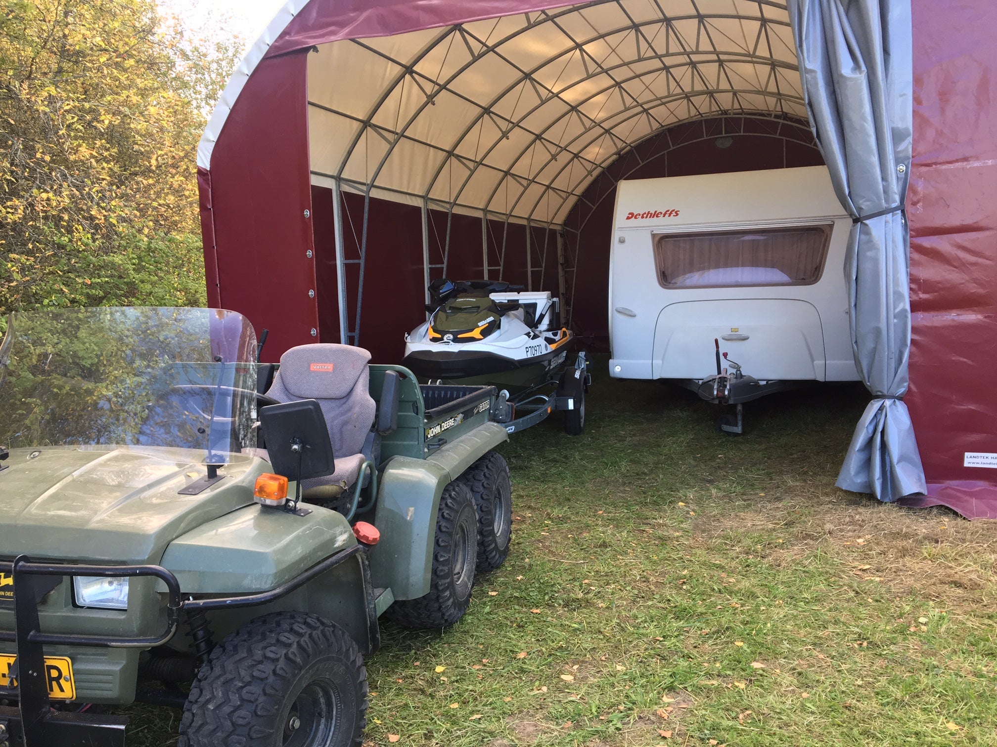 Landtek Hall 6x10m. Pihavarasto asuntoautolle, veneelle jne - Landtek