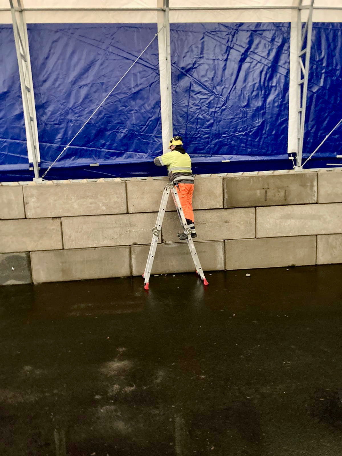 10x30x3 Hiekka/Hakehalli + 180cm Betonileegosokkeli - Landtek