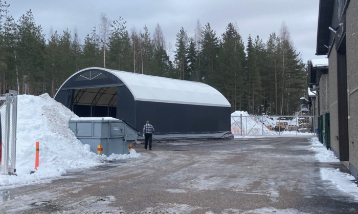 Varastomyymälä 8x15x2,5 kahdella sivuovella - Landtek